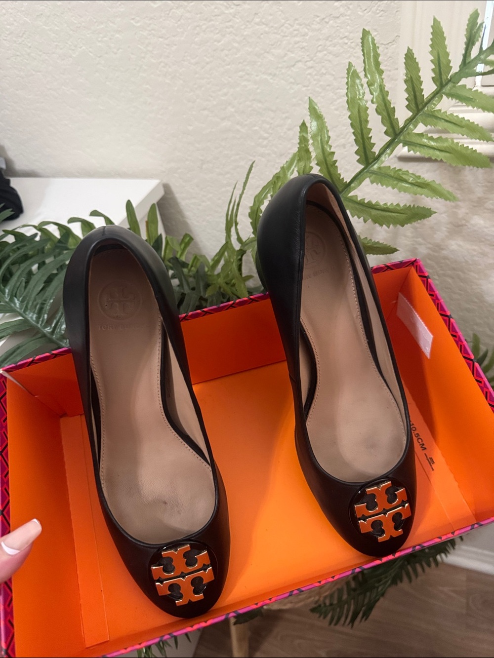Tory Burch Janey Pump - Picture 2 of 4